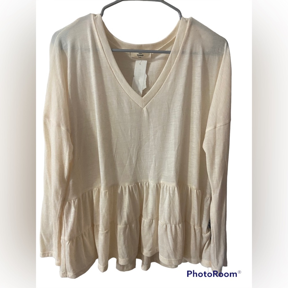 Entro Cream Oatmeal Oversized Sheer Ruffle Bottom V-neck Top (size Small)
